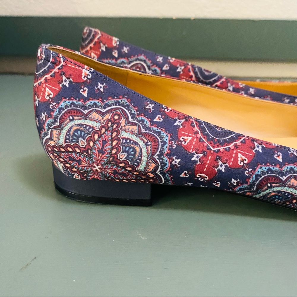 Talbots Navy Paisley Fabric Flats Pointed Toe Leather Sole Size 9.5 Career - Picture 6 of 10